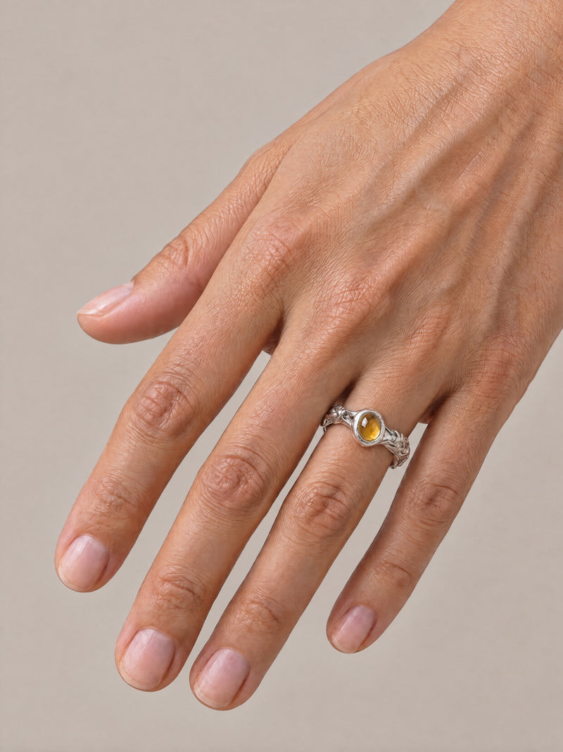 Anillo Lobelia puesto